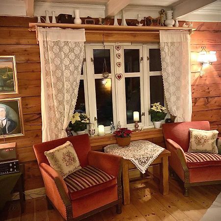100 Years Old Norwegian Log House In Tromso Villa Exterior photo