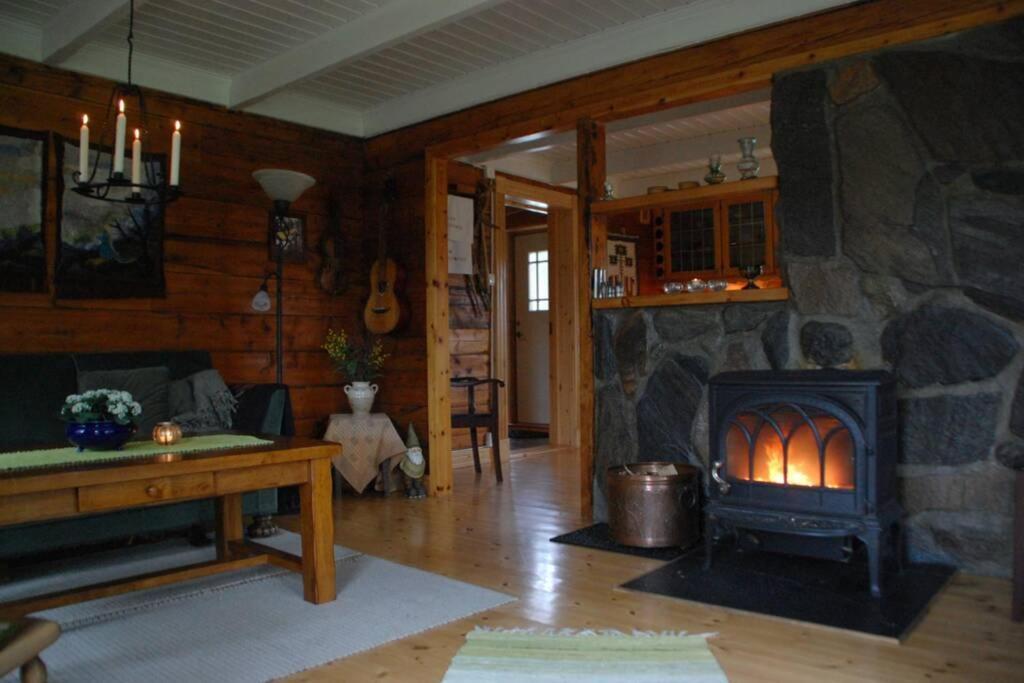 100 Years Old Norwegian Log House In Tromso Villa Exterior photo